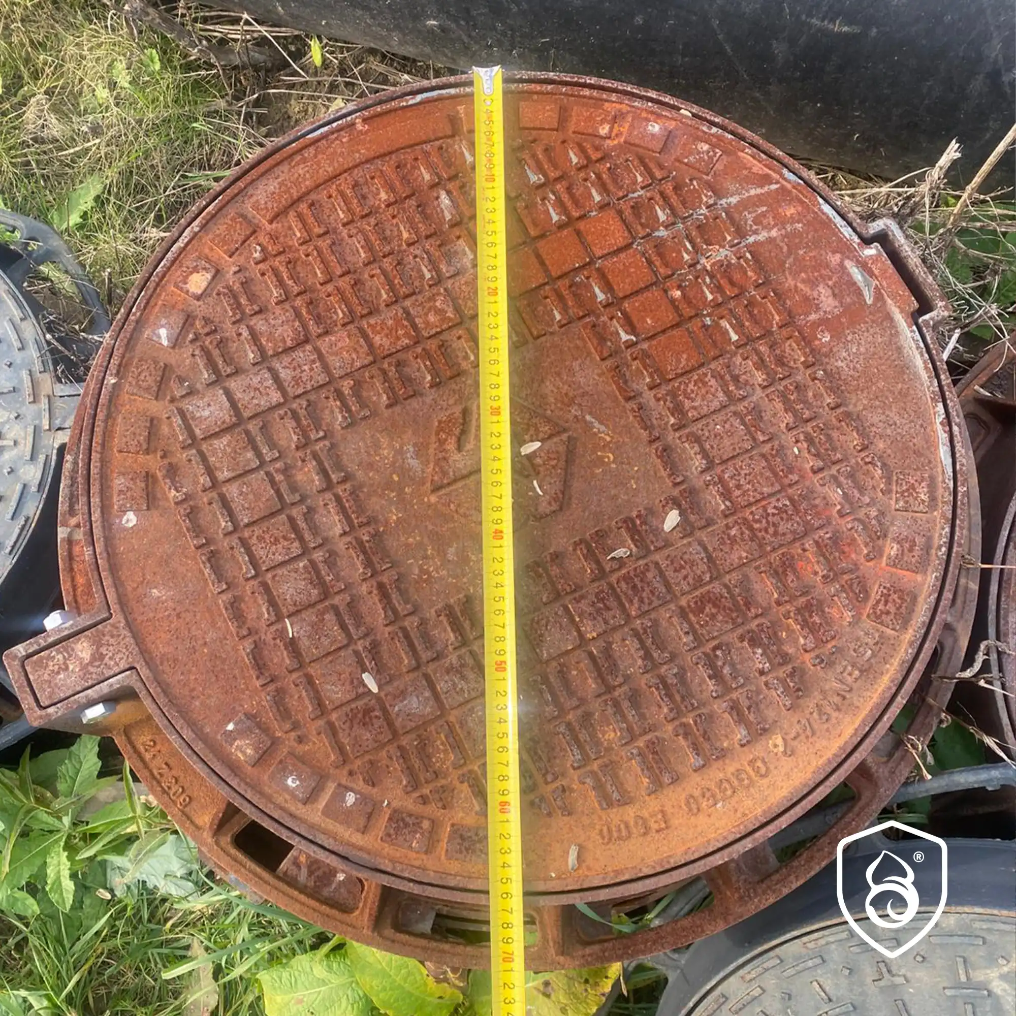 Capace din fontă pentru cămine de canalizare și infrastructură urbană. Soluții durabile și rezistente pentru protecția rețelelor subterane.