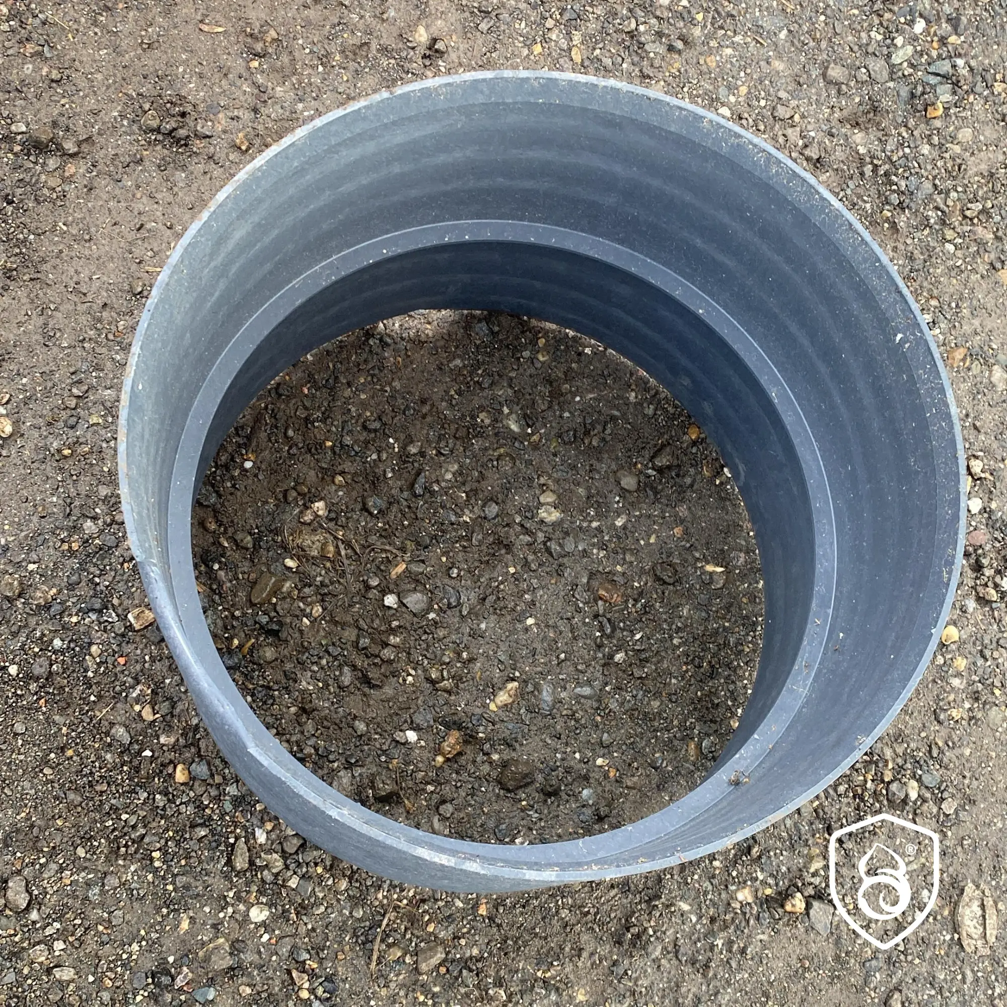 Mufe pentru țevi corugate, SN4, lungime 0,3 m, disponibile OD40–OD630. Ideale pentru drenaj, canalizare și protecție cabluri.