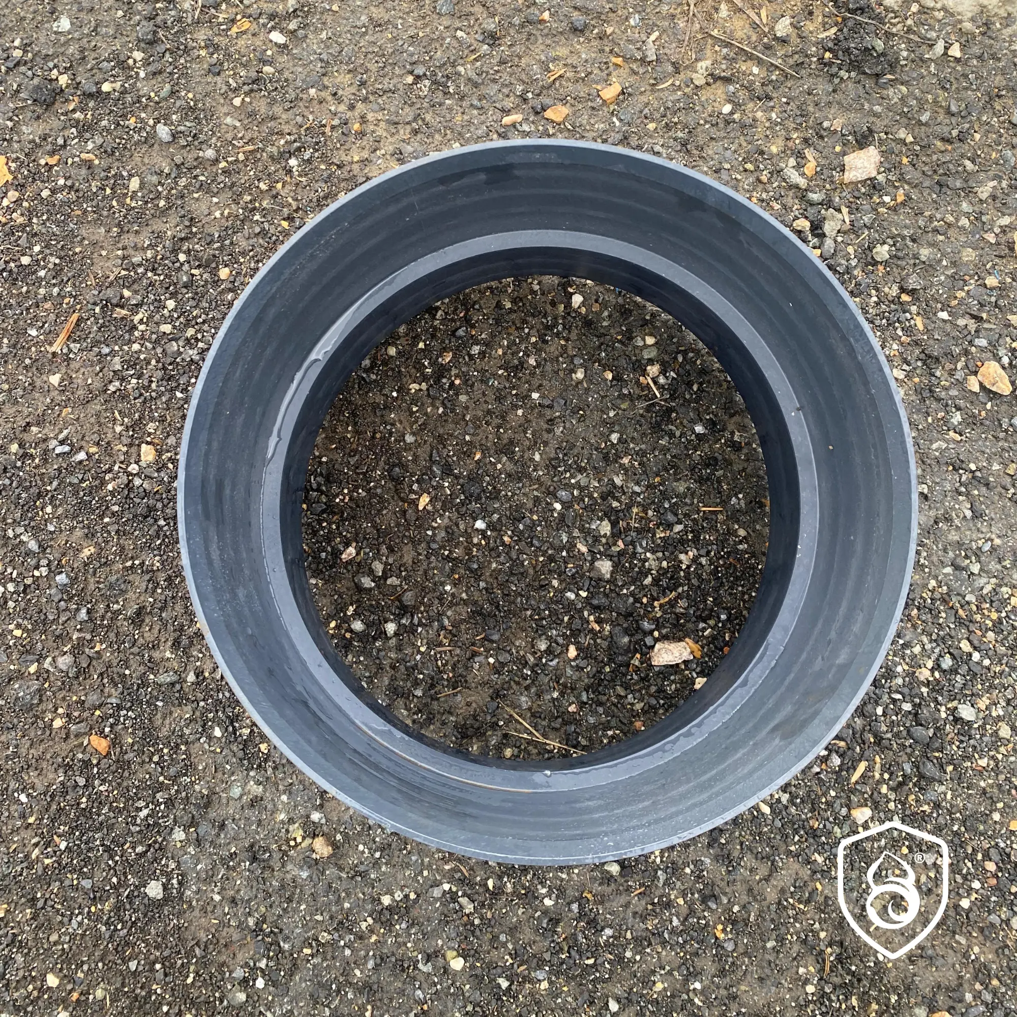 Mufe pentru țevi corugate, SN4, lungime 0,3 m, disponibile OD40–OD630. Ideale pentru drenaj, canalizare și protecție cabluri.