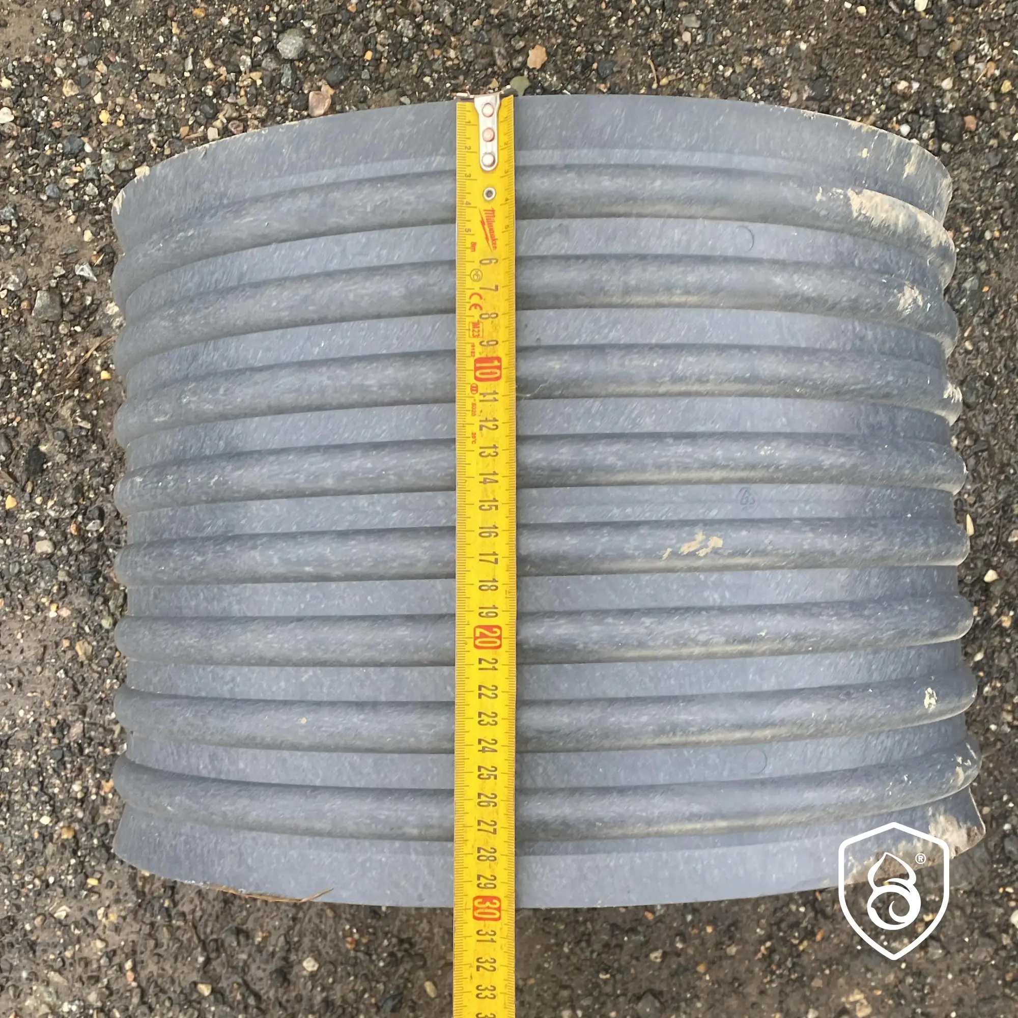 Mufe pentru țevi corugate, SN4, lungime 0,3 m, disponibile OD40–OD630. Ideale pentru drenaj, canalizare și protecție cabluri.